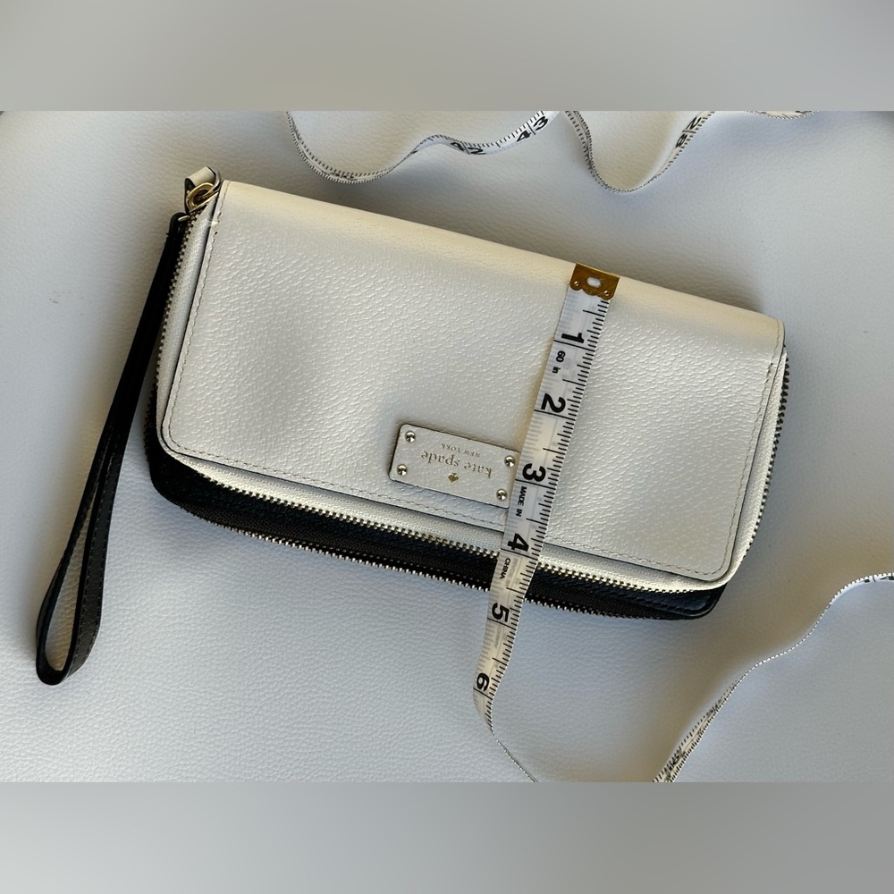 Kate Spade NY Women's Wristlet Wallet Clutch Zip Closure Black Off White Leather - Picture 12 of 15